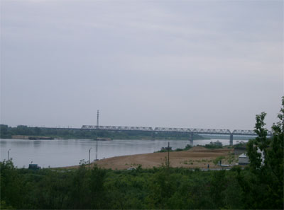 Вид на Оку и железнодорожный мост. 
        Фото: Ярослав Блантер