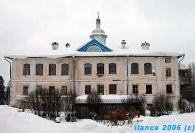 Павло-Обнорский монастырь, жилой корпус. 
            Фото: Марина Егорова