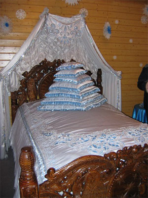 Кровать Деда Мороза. Фото: Марина Егорова