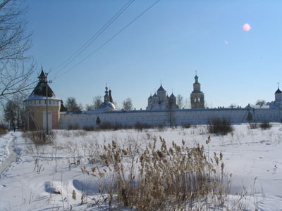 Стены Спасо-Прилуцкого монастыря. Фото: Игорь Кербиков