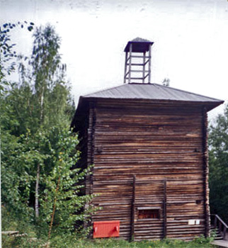 Рассолоподъемная башня (XIX век) из Соликамска.
            Фото: Илья Буяновский