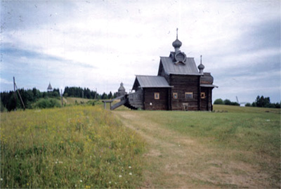 Церковь Преображения (1707) из села Янидор Чердынского района.
         Фото: Илья Буяновский