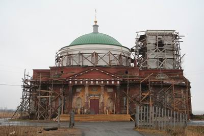 Никольская церковь (1813—1820, арх. Воронихин). 
            Фото: Марина Егорова