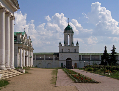Башня ограды Спасо-Яковлевского монастыря. Фото: Ярослав Блантер